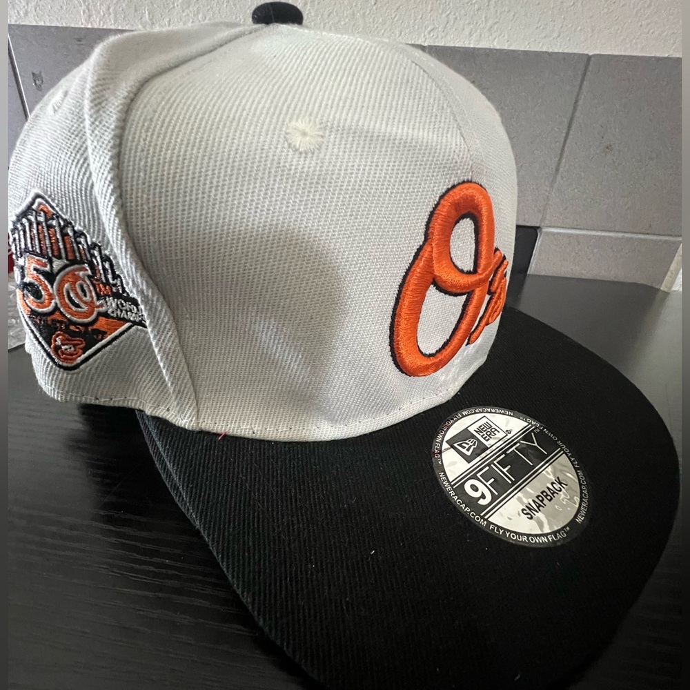 Gray and Black 9FIFTY Snapback Cap with Orange Logo - Picture 4 of 4